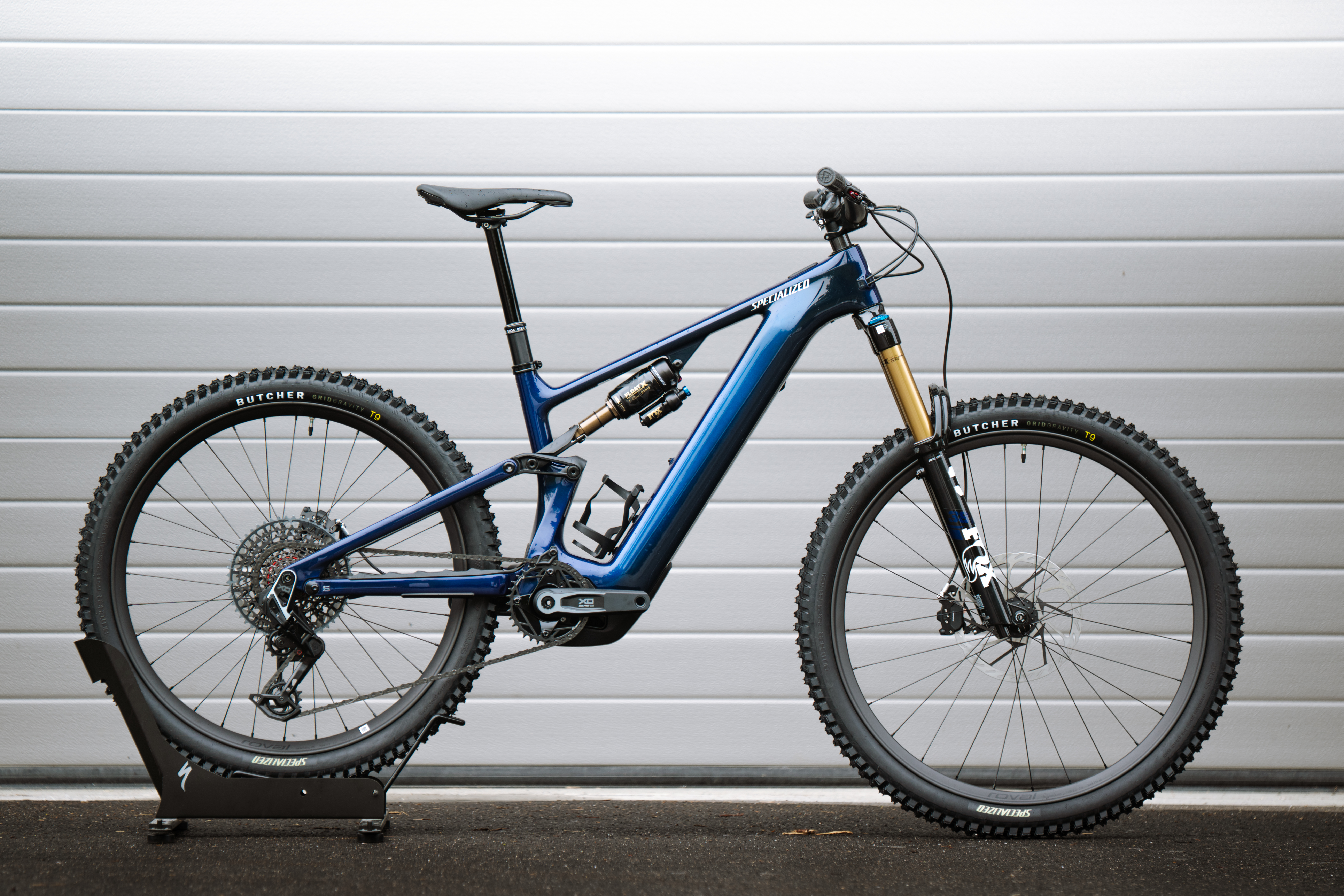 spec levo 4 blue 01