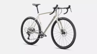 velo de la marque specialized de couleur birch/clay