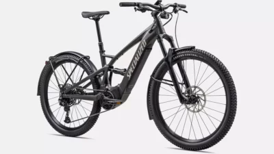 velo de la marque specialized de couleur gunmetal/white mountains