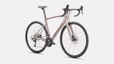 velo de la marque specialized de couleur champagne/smoke