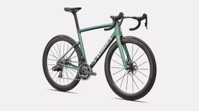 velo de la marque specialized de couleur prmfjdmet/metwht