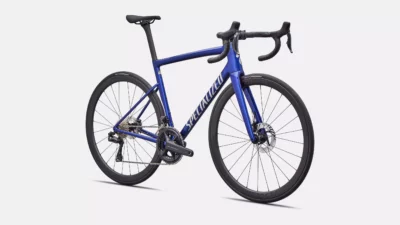 velo de la marque specialized de couleur majblumet/dlmmet