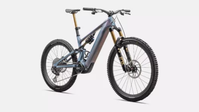 vae de la marque specialized de couleur gclmet/redprl/blkprl
