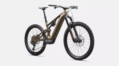 velo de la marque specialized de couleur burnt gold metallic/doppio
