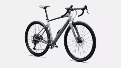 velo de la marque specialized de couleur shadow silver/fjord metallic