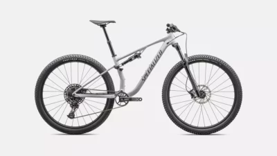 velo de la marque specialized de couleur dove grey/ashen grey
