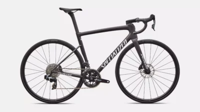 velo de la marque specialized de couleur carbon/white