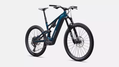 velo de la marque specialized de couleur deep lake metallic/dune white