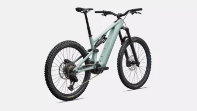 vae de la marque specialized de couleur agve/dsrtmet/brshcp