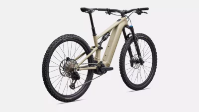 vae de la marque specialized de couleur estsrs/sndstnmet