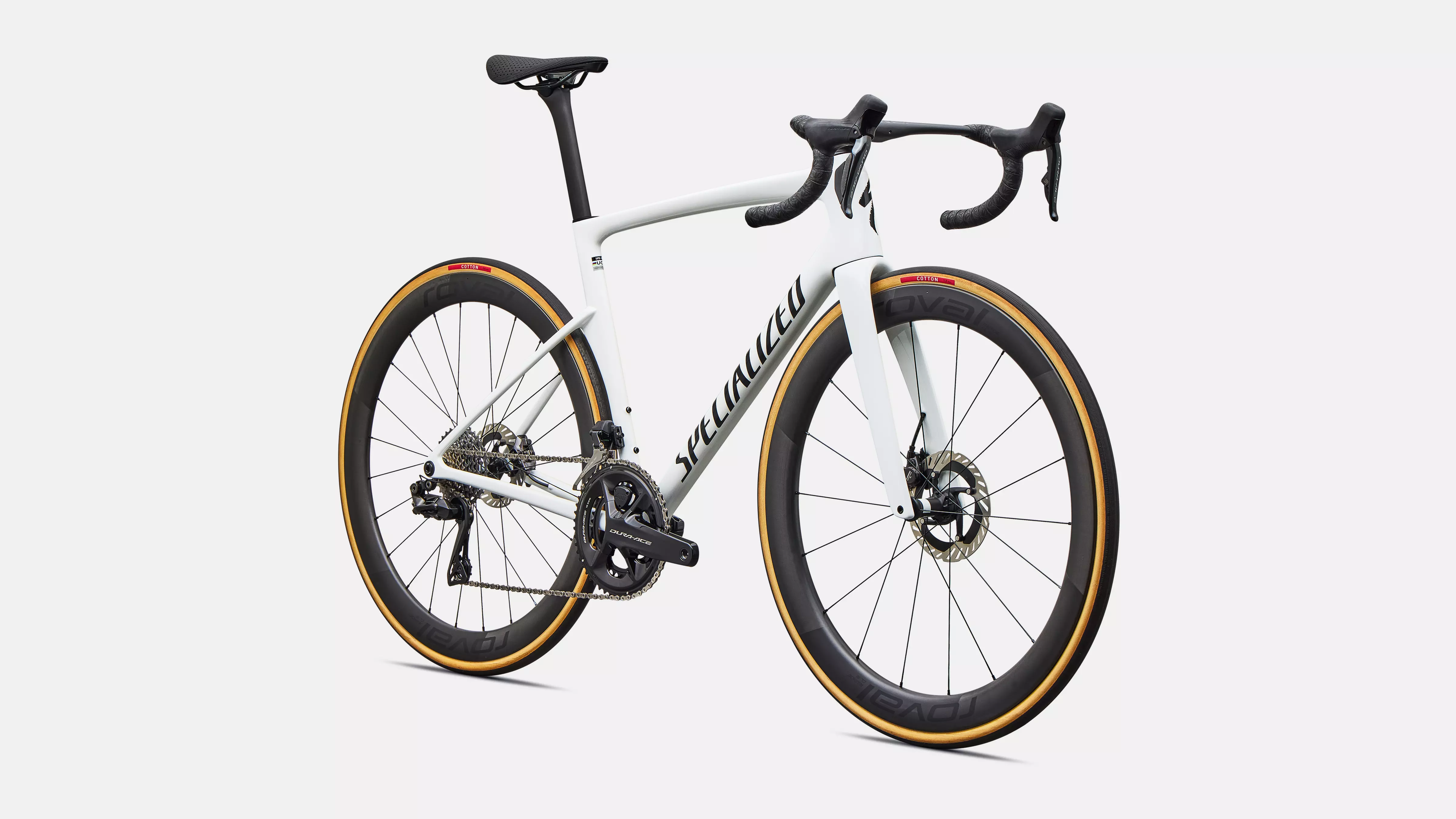 velo de la marque specialized de couleur metwhtsil/tarblk