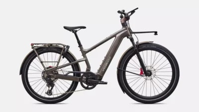 vae de la marque specialized de couleur wrmsmkmet/blkprl/brshcp