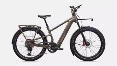 vae de la marque specialized de couleur wrmsmkmet/blkprl/brshcp