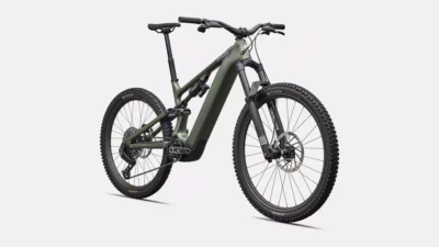 vae de la marque specialized de couleur btlgrn/blkprl/sildst