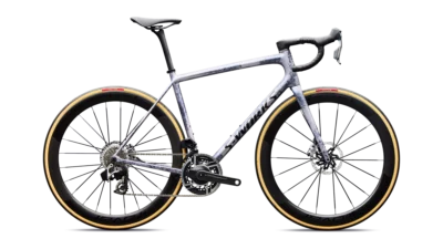 velo de la marque specialized de couleur chartnt/amthfrst/metobsd